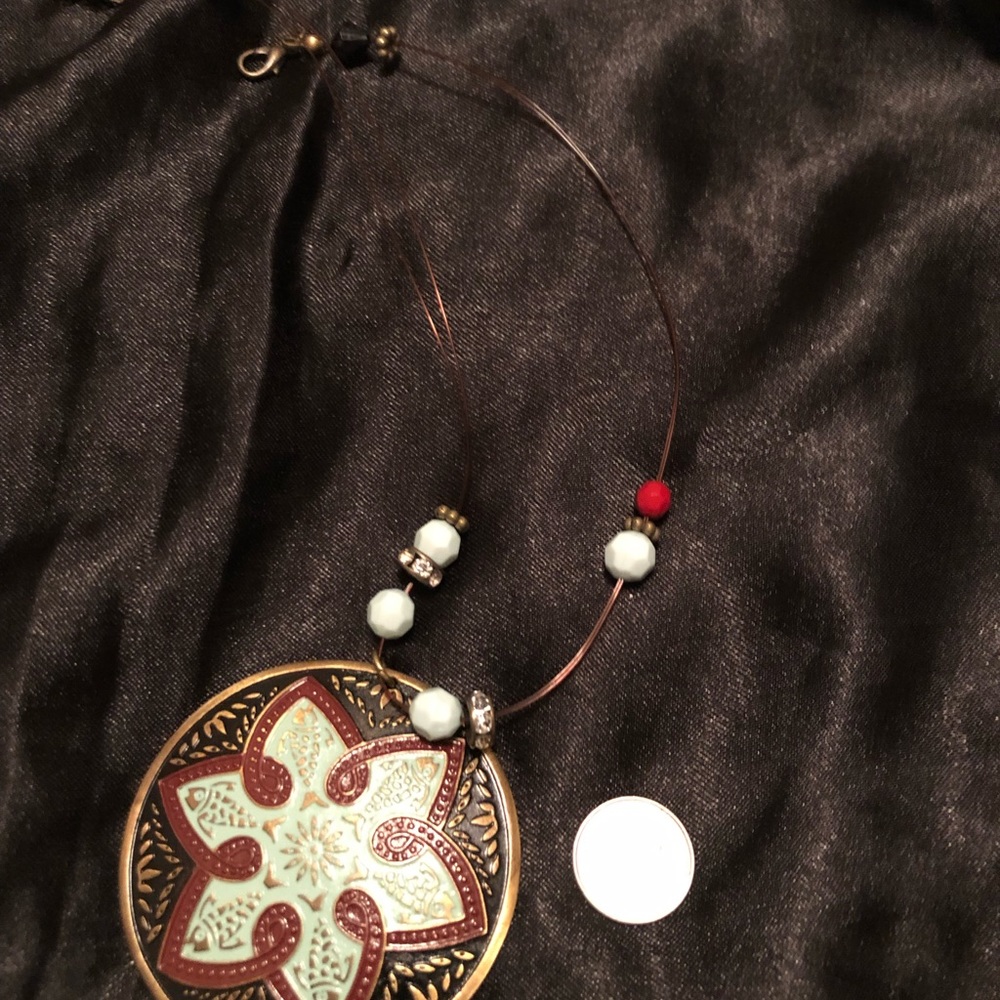 2/$15💫💫Eye-catching patterned necklace - Picture 3 of 4